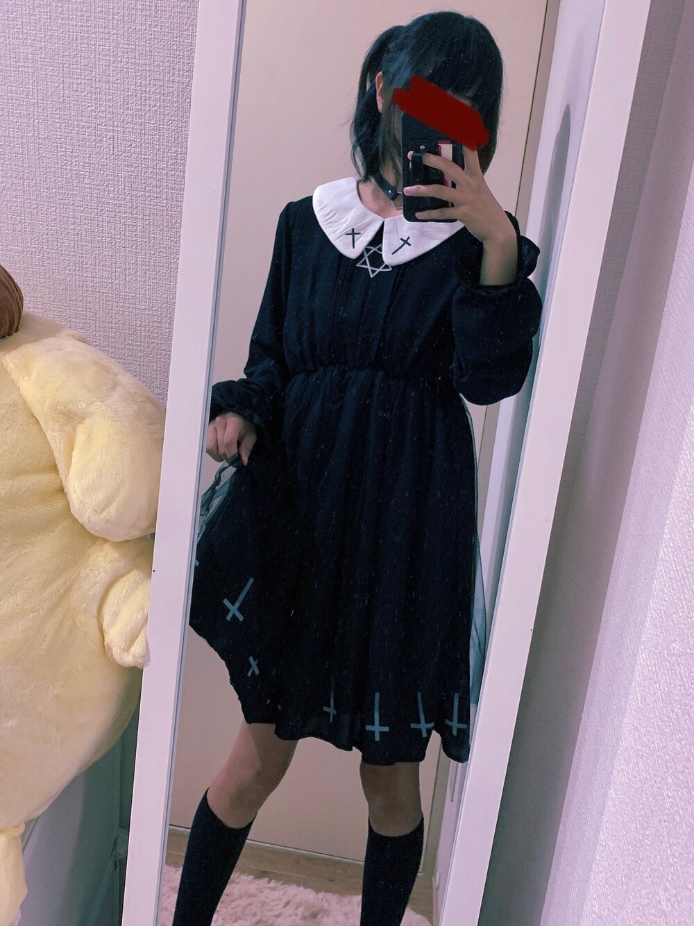 「ゴスロリ、やみかわいい、病みかわいい、ワンピース」｜「友達からもらたのアイテム（ワンピース、ブラック系）」を使った、その辺にたまにいるさん（レディース・158cm）の夏コーディネートの1枚目の写真