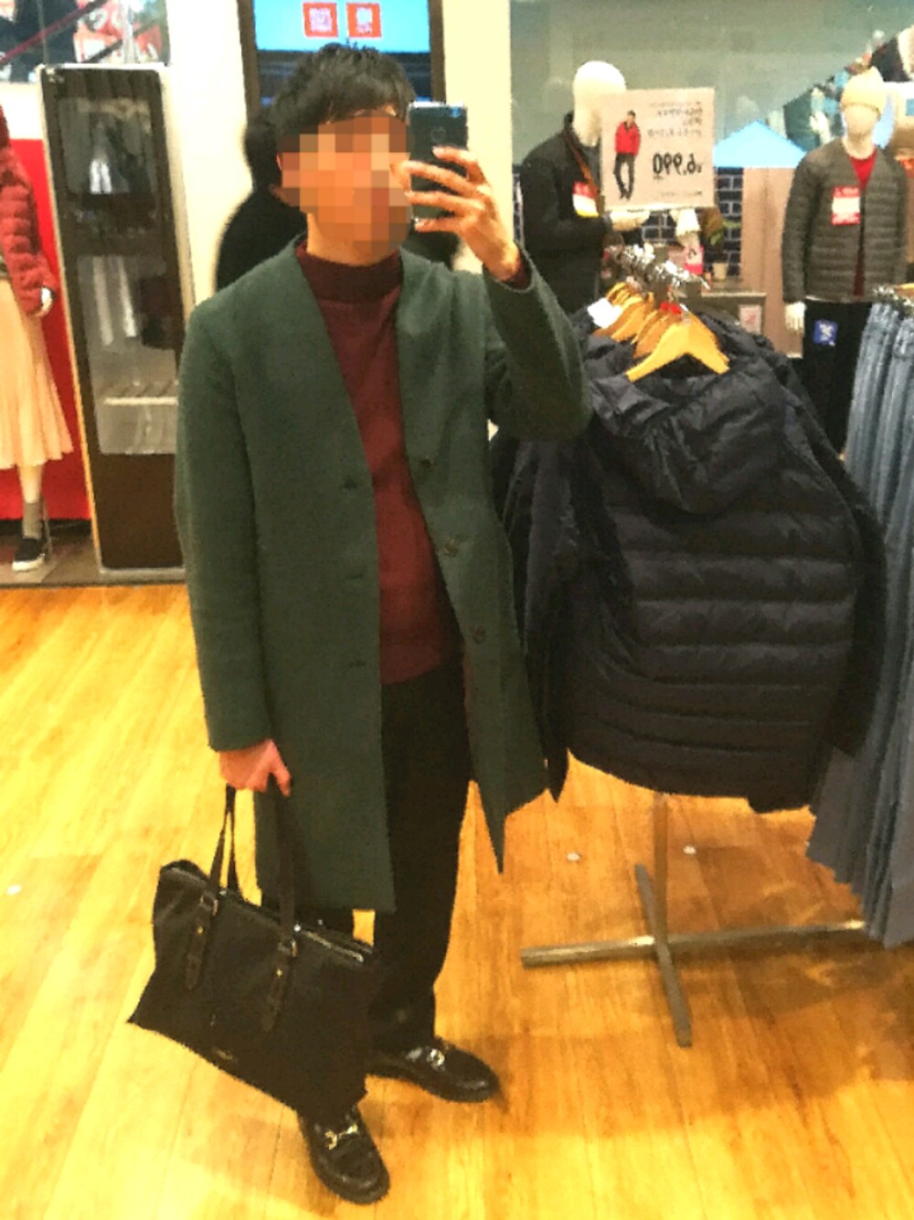 「Paul Smith、トートバッグ、ノーカラーコート、ﾉｰｶﾗｰﾁｪｽﾀｰｺｰﾄ、大人カジュアル、ブラウンニット、ビットローファー、モックネック」｜「Paul SmithのPODIUM STUDS NYLON TOTE BAG（トートバッグ、ブラック系）」を使った、tam さん（メンズ・177cm）の冬コーディネートの1枚目の写真