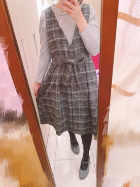 「axes femme（アクシーズファム）のアイテム（ジャンパースカート）」を使った、アンナさん（レディース・162cm）の冬コーディネート