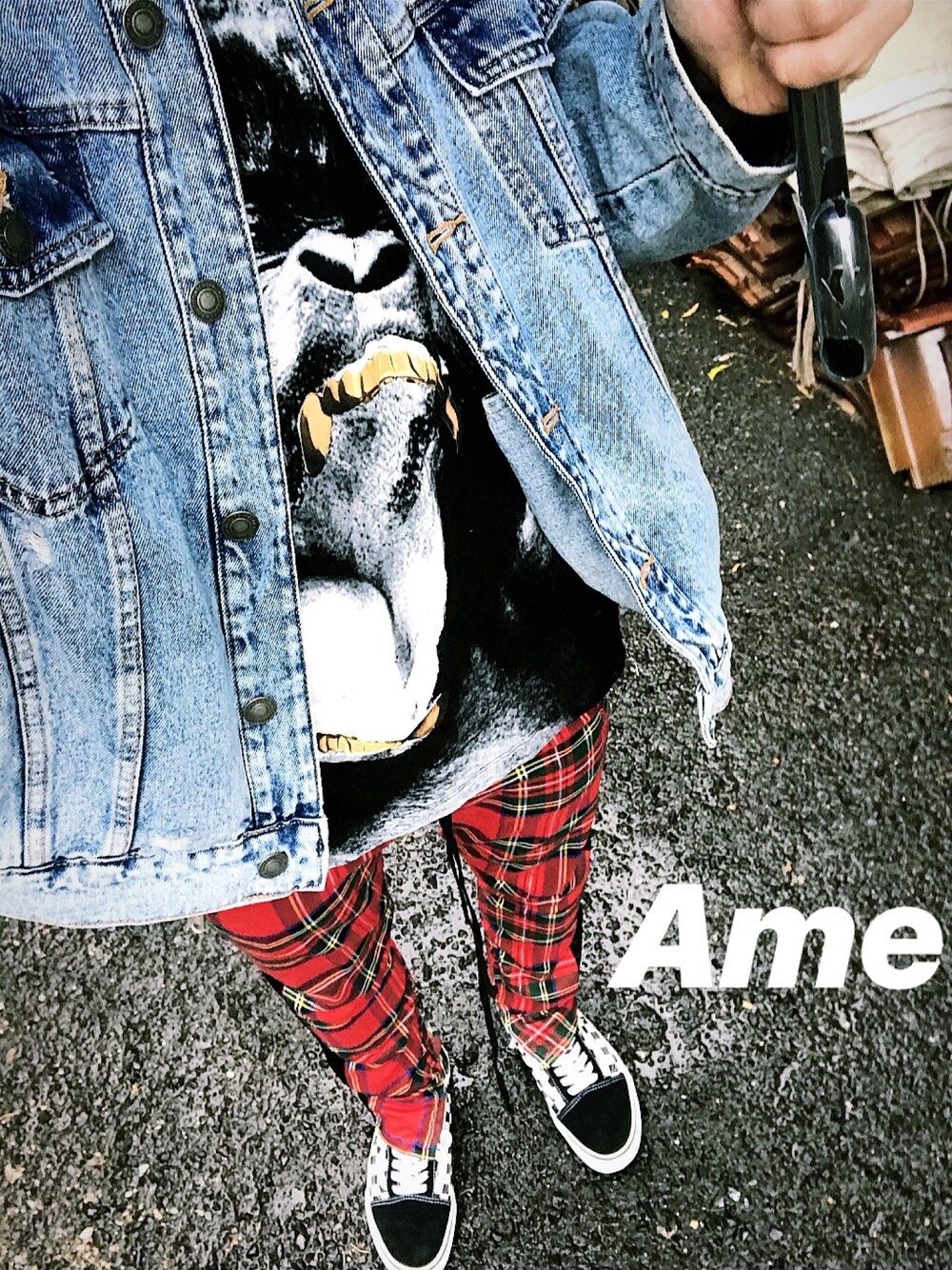 「Bershkaのアイテム（デニムジャケット、ブルー系）」を使った、TADAYANさん（メンズ・175cm）の春コーディネートの1枚目の写真