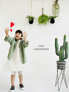 「kid-keiのアイテム（ミリタリージャケット、グリーン系）」を使った、kid-keiさん（キッズ）の春コーディネート