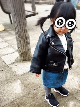 「petit main（プティマイン）のアイテム（ライダースジャケット）」を使った、ぺこさん（キッズ・80cm）の冬コーディネート