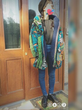 「ハデ色」｜「アイテム（ハンチング/ベレー帽）」を使った、maruさん（レディース・158cm）の冬コーディネート