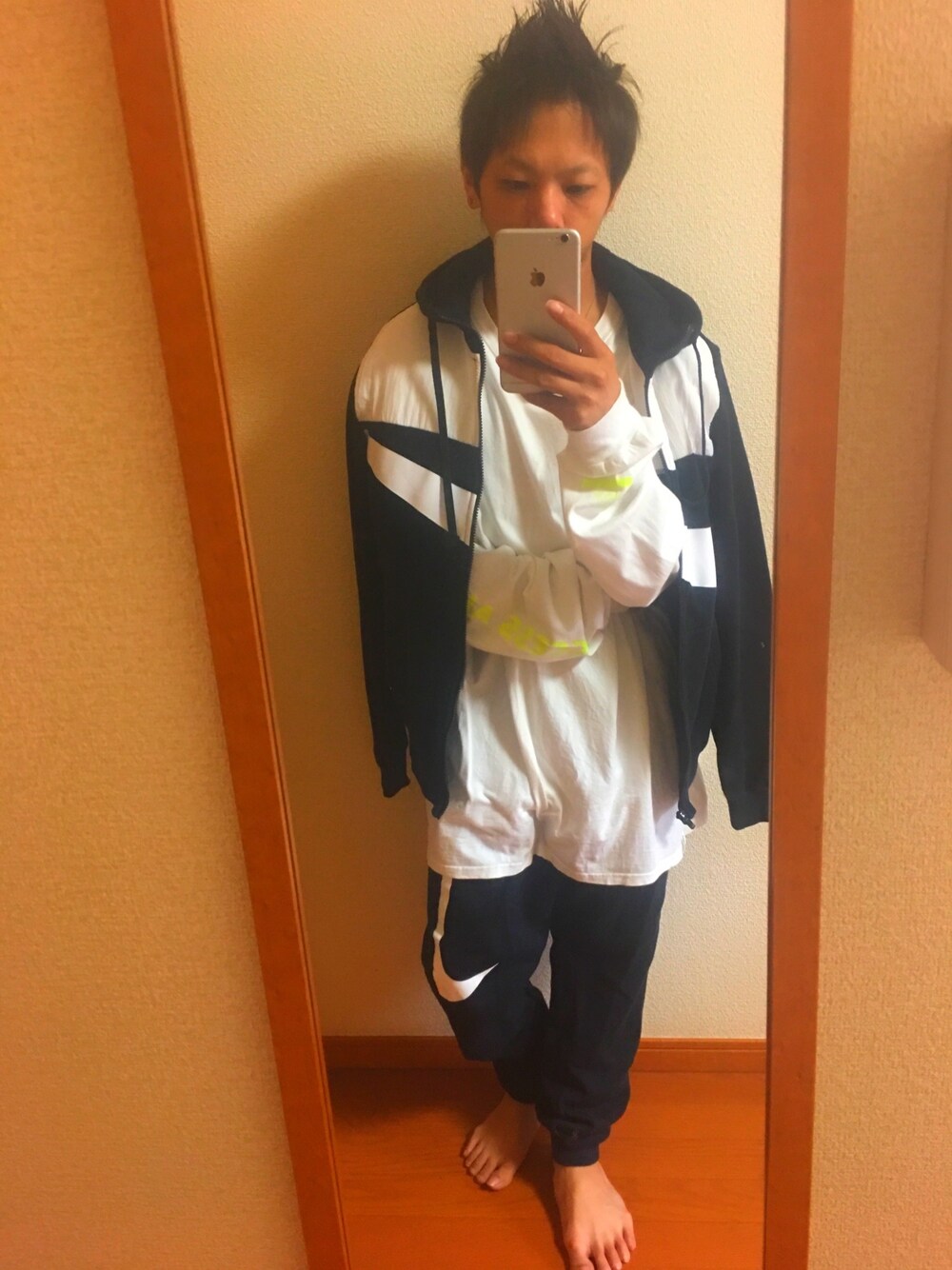 「ナイキ、マジックスティック、ストリート、おしゃれさんと繋がりたい」｜「NIKEのアイテム（その他パンツ、ブラック系）」を使った、たつたろ【相互フォロー】さん（メンズ・160cm）の夏コーディネートの1枚目の写真
