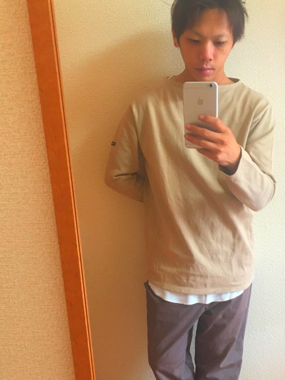 「シンプル、カジュアル、ハレ、レイジブルー、セントジェームス、古着好きな人と繋がりたい、おしゃれさんと繋がりたい、フォローミー」｜「HAREのアイテム（スラックス、ブラウン系）」を使った、たつたろ【相互フォロー】さん（メンズ・160cm）の夏コーディネートの1枚目の写真