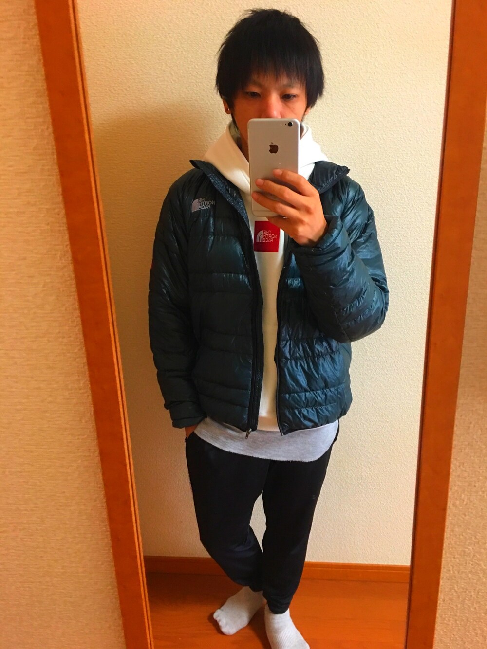 「グローバルワーク(GLOBAL WORK)、ノースフェイス、ナイキ、おしゃれさんと繋がりたい、フォローミー」｜「NIKEのアイテム（その他パンツ、ブラック系）」を使った、たつたろ【相互フォロー】さん（メンズ・160cm）の秋コーディネートの1枚目の写真