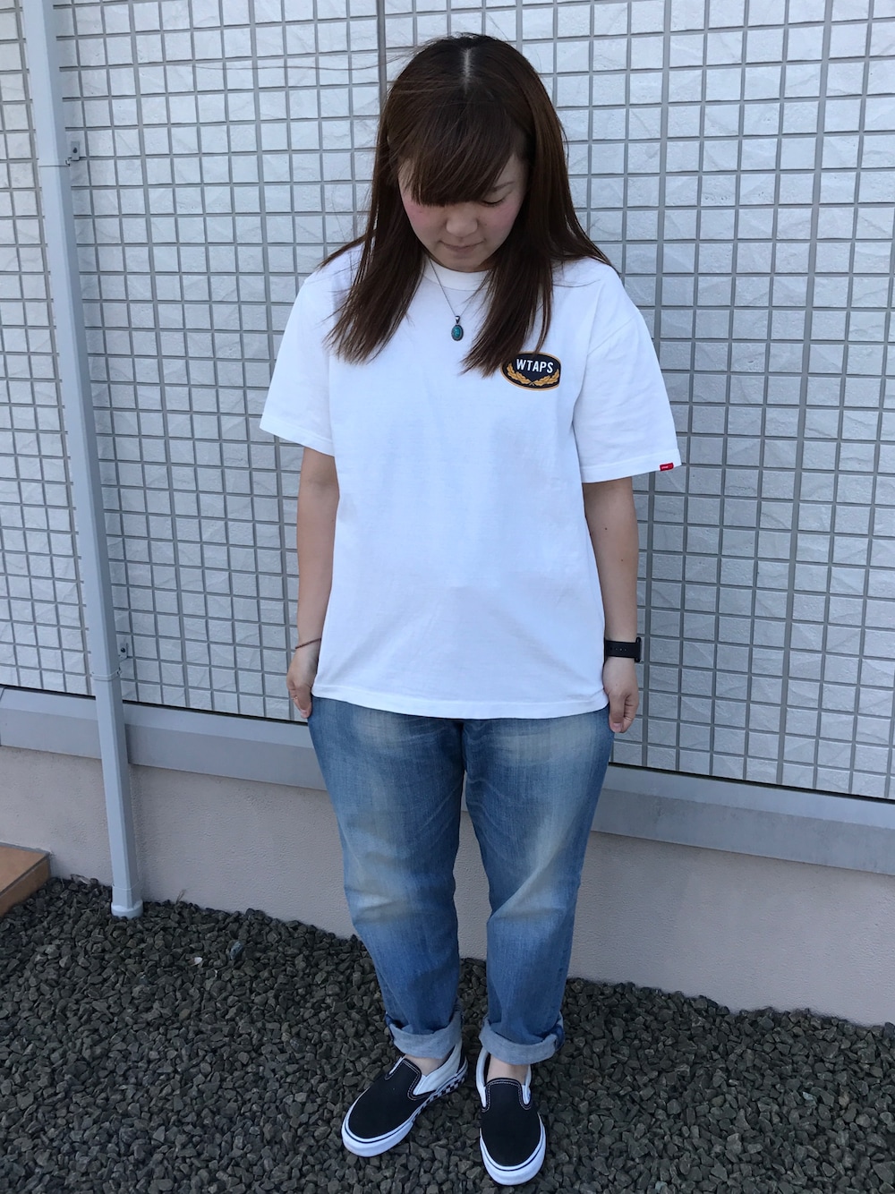 「ゆったりコーデ、カジュアルコーデ、ゆるコーデ、ボーイッシュ、休日スタイル、wtaps、旦那さんのを借りました」｜「WTAPSのアイテム（Tシャツ/カットソー、ホワイト系）」を使った、rieさん（レディース・163cm）の秋コーディネートの1枚目の写真