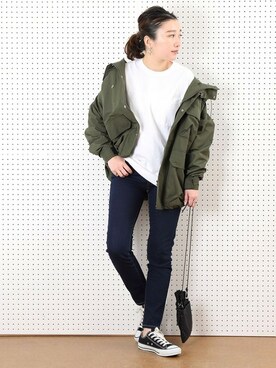 「カーキアウター」｜「アイテム（マウンテンパーカー）」を使った、MATSUURAさん（レディース・162cm）の冬コーディネート