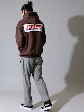 「JERZEES（ジャージーズ）のアイテム」を使った、KAZUさんさん（メンズ・179cm）の冬コーディネート