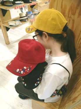 「14+（イチヨンプラス）のアイテム（キャップ）」を使った、14+ イオンモールつくば店 スタッフさん（レディース・160cm）の秋コーディネート