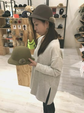 「ラビットファー」｜「アイテム（帽子）」を使った、14+ イオンモールつくば店 スタッフさん（レディース・160cm）の秋コーディネート