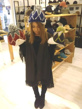 「黒スキニー」｜「アイテム（ポンチョ）」を使った、14+ イオンモールつくば店 スタッフさん（レディース・152cm）の秋コーディネート