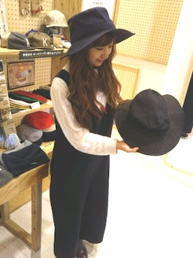 「秋冬」｜「アイテム（つなぎ/オールインワン）」を使った、14+ イオンモールつくば店 スタッフさん（レディース・160cm）の秋コーディネート