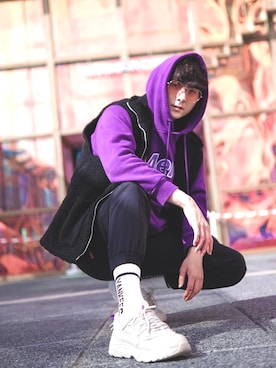 「merc（メルク）のアイテム」を使った、Kris Lckさん（メンズ・183cm）の冬コーディネート
