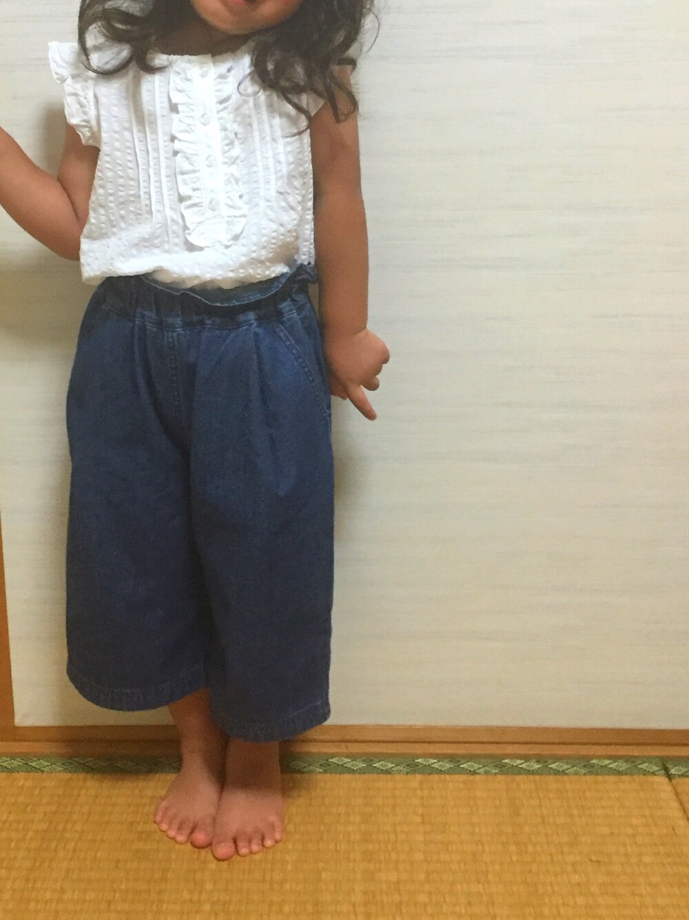 「ユニクロ、GU、ゆるパンツ、プチプラ、おんなのこコーデ、シンプル」｜「GUのアイテム（パンツ、ブルー系）」を使った、こたろとムスメ◉U◉さん（キッズ・110cm）の夏コーディネートの1枚目の写真