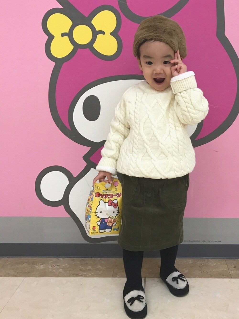 「おんなのこコーデ、秋冬、コーデュロイ、セーター、2歳、シンプルコーデ」｜「GUのアイテム（ヘアバンド、ブラウン系）」を使った、nikoさん（キッズ・90cm）の秋コーディネートの1枚目の写真