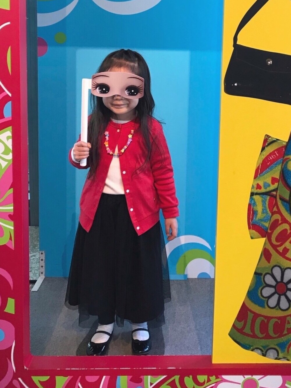 「リカちゃん展、キッズコーデ、キッズファッション、休日スタイル、カーディガン、チュールスカート、プチプラ、シンプル、おんなのこ」｜「Seraphのアイテム（カーディガン/ボレロ、レッド系）」を使った、nikoさん（キッズ・100cm）の春コーディネートの1枚目の写真