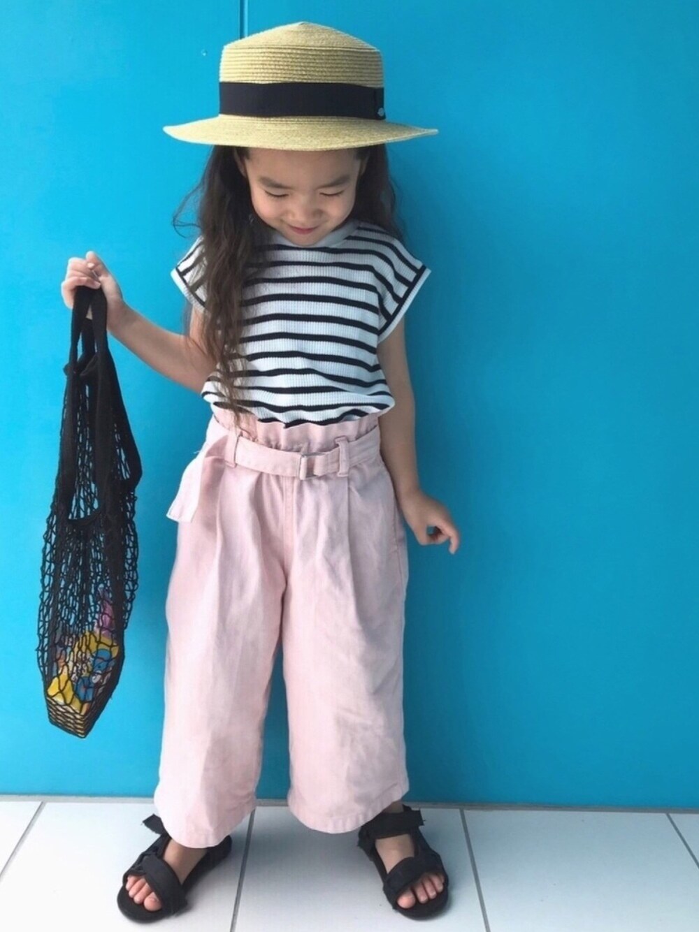 「キッズコーデ、キッズファッション、女の子、夏コーデ、カジュアル、プチプラ、休日スタイル、4歳、ラクチンコーデ、むぎわら帽子」｜「GLOBAL WORKの【キッズ】ブレードカンカンボウ/822599（ハット、ベージュ系）」を使った、nikoさん（キッズ・100cm）の夏コーディネートの1枚目の写真