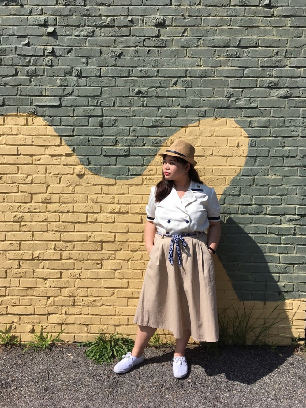 「hat、Studio Ghibli、beige skirt、polo shirts、korea」｜「thriftedのアイテム（ポロシャツ、ホワイト系）」を使った、rai さん（レディース・149cm）の夏コーディネートの1枚目の写真