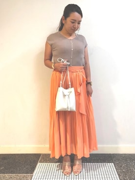 「NANO universe（ナノユニバース）のnanoco/リブニット×シフォンプリーツワンピース（ワンピース、ベージュ系）」を使った、nano・universe セレオ八王子 Womensさん（レディース・160cm）の夏コーディネート