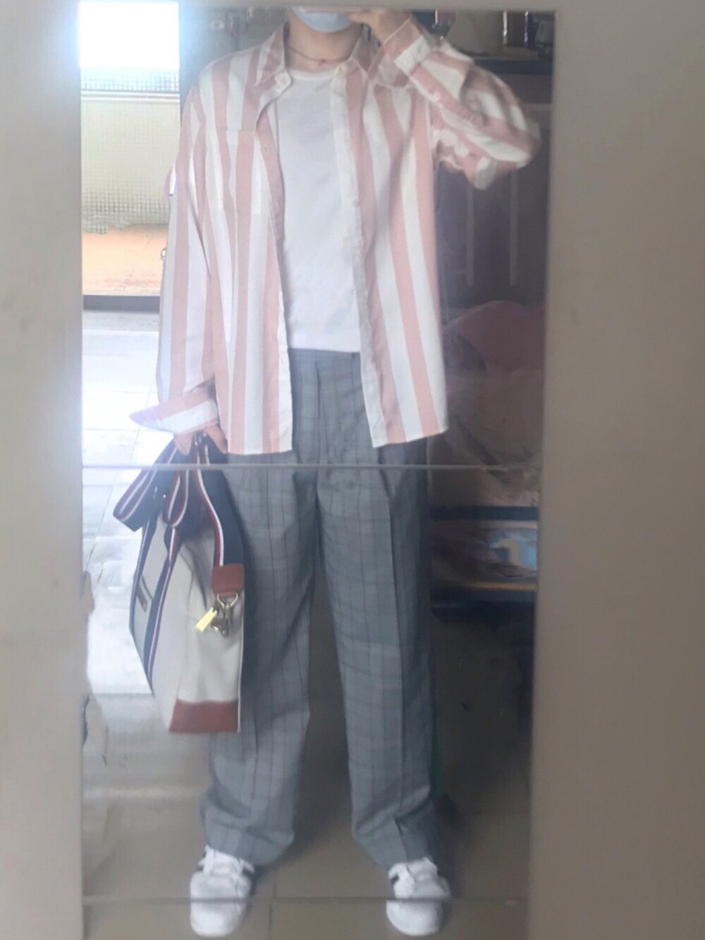 Azureさんの「Perry Jumbo Stripe Long Sleeve Shirt（Saturdays NYC）」を使ったコーディネートの1枚目の写真