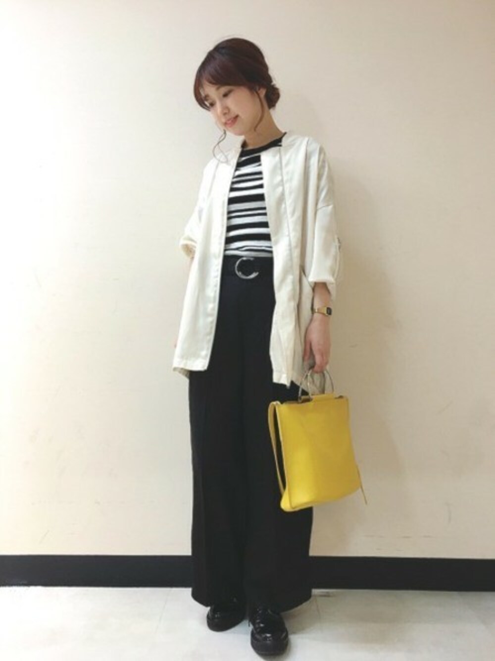 「ブルゾン、ボーダー、JEANASiS、ジーナシス、ワイドパンツ、春アウター、春コーデ」｜「JEANASISのサマーサテンブルゾン/747255（ブルゾン、ホワイト系）」を使った、yukie_JEANASISさん（レディース・160cm）の春コーディネートの1枚目の写真