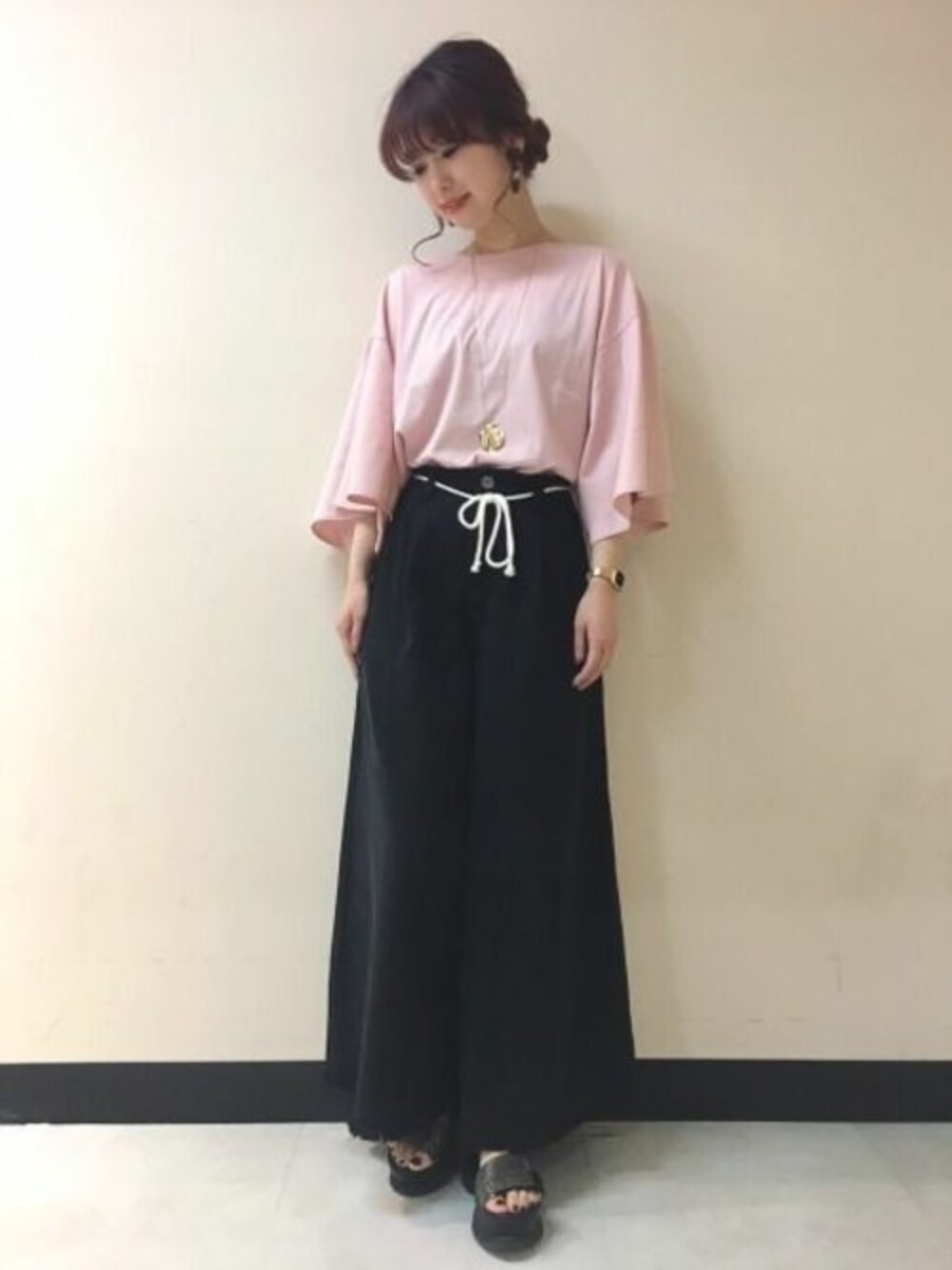 「ピンク、JEANASiS、ジーナシス、ワイドパンツ、春コーデ、フレアスリーブ」｜「JEANASISのフレアスリーブSS/748016（Tシャツ/カットソー、ピンク系）」を使った、yukie_JEANASISさん（レディース・160cm）の春コーディネートの1枚目の写真