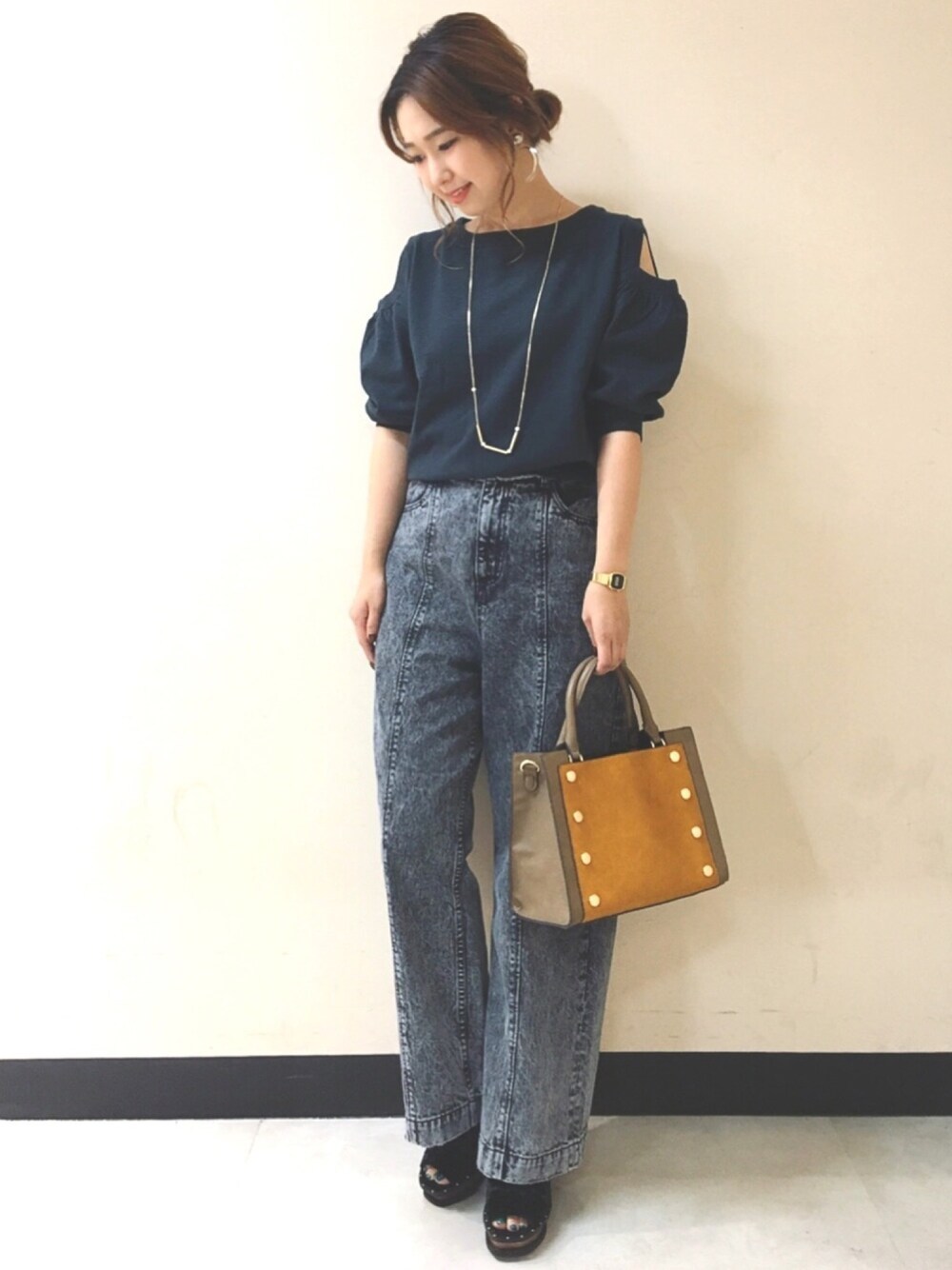 「デニム、ジーナシス、サボ、ベロア、サマーニット、オープンショルダー、肩だし、ジーナシス(JEANASIS)」｜「JEANASISの12Gオープンショルダー/766866（ニット/セーター、グリーン系）」を使った、yukie_JEANASISさん（レディース・160cm）の夏コーディネートの1枚目の写真