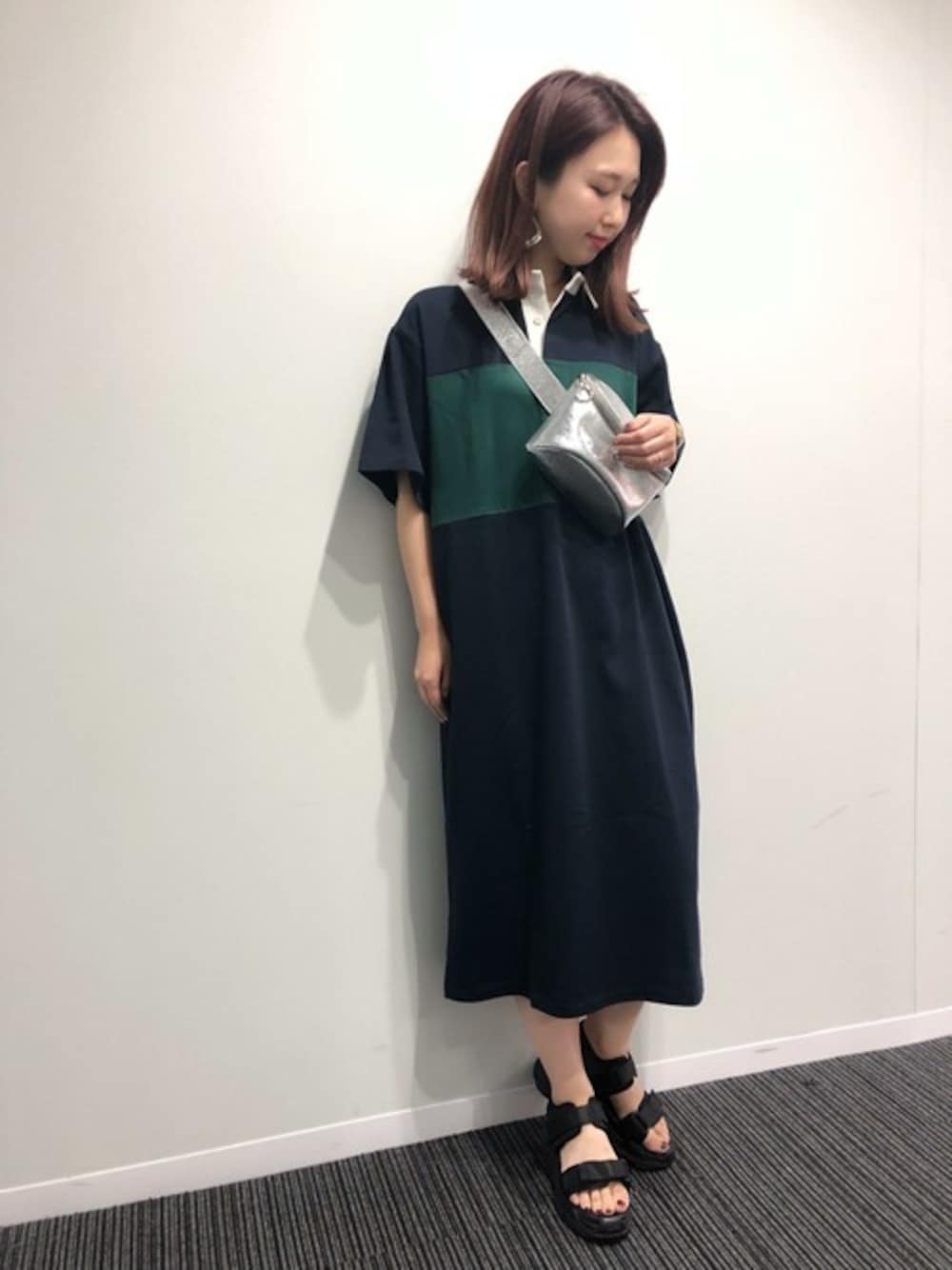 「JEANASiS、ジーナシス、スポーツミックス、ウエストポーチ、厚底サンダル、スポーツサンダル、ラガーシャツ、ラガーシャツワンピース、シルバーバッグ」｜「JEANASISの【YOGA】BIGラガーロングワンピース/803696（ワンピース、ブルー系）」を使った、yukie_JEANASISさん（レディース・160cm）の夏コーディネートの1枚目の写真