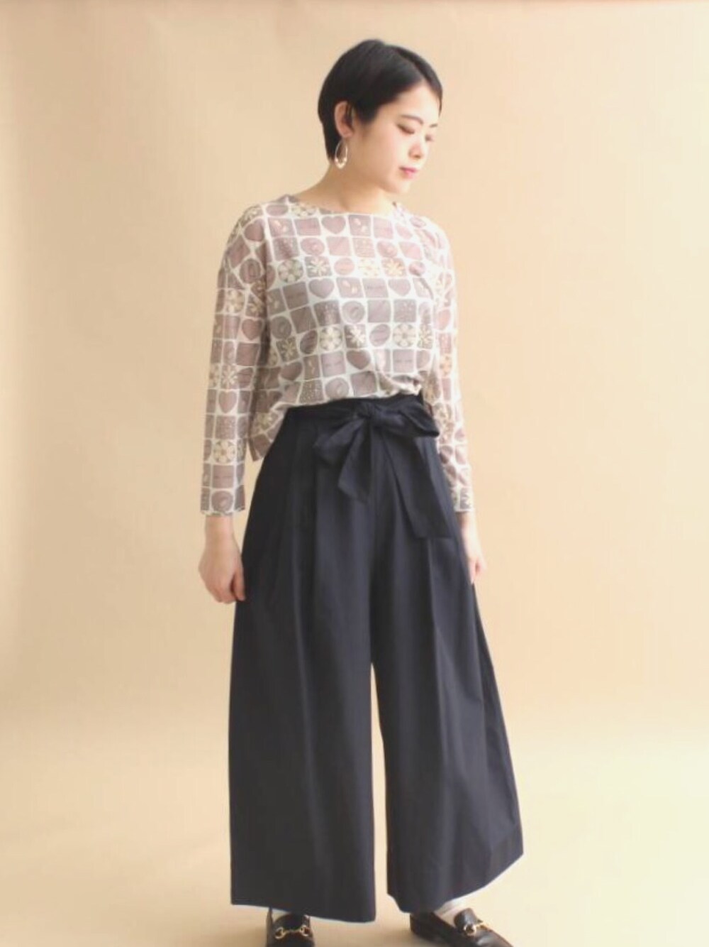 「バレンタイン、peu pres」｜「peu presのアイテム（トップス、ベージュ系）」を使った、endo さん（レディース・162cm）の冬コーディネートの1枚目の写真