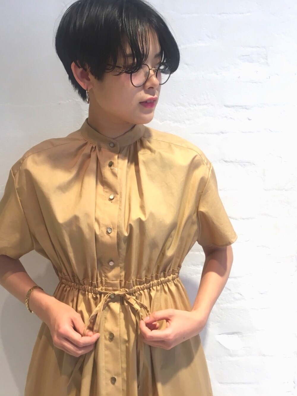 「year」｜「Garrett Leight California Opticalのアイテム（メガネ、ブラウン系）」を使った、endo さん（レディース・162cm）の春コーディネートの1枚目の写真