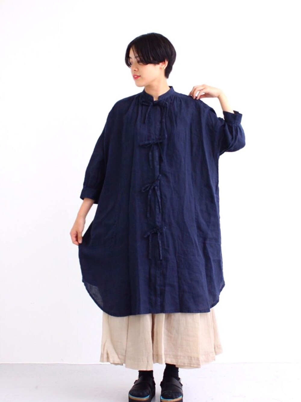 「figlondon」｜「fig Ｌondonのアイテム（ワンピース、ブルー系）」を使った、endo さん（レディース・162cm）の夏コーディネートの1枚目の写真