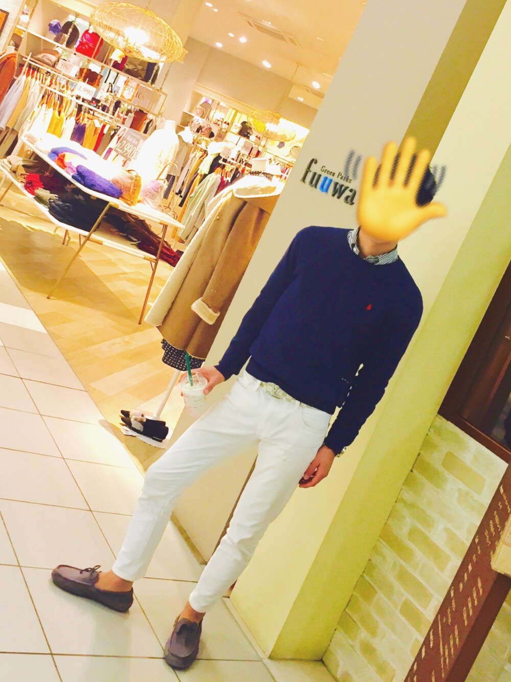 「ラルフローレン、ストライプシャツ、ストライプ、セーター、シャツ、UGG、モカシン、ネイビー、シャツスタイル、シンプル」｜「POLO RALPH LAURENのウォッシャブル スリム メリノ セーター（ニット/セーター、ブルー系）」を使った、𓇼さん（メンズ・176cm）の秋コーディネートの1枚目の写真