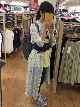 「サッシュベルト」｜「アイテム（PC・スマホグッズ/家電）」を使った、Shihoさん（レディース・157cm）の春コーディネート