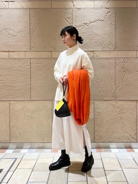 「AMBOISE（アンボワーズ）のアイテム」を使った、市川珠萌さん（レディース・162cm）の秋コーディネート