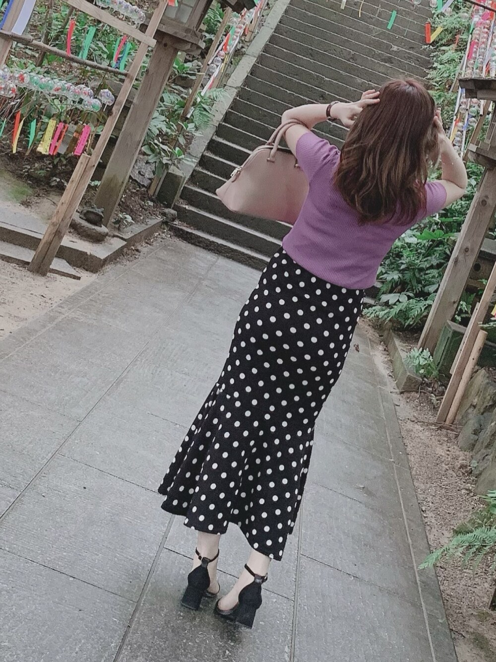 「マーメイドスカート、ドット、プチプラコーデ、休日コーデ、おしゃれさんと繋がりたい」｜「DHOLICのドットフレアロングスカート（スカート、ブラック系）」を使った、micocococoさん（レディース・158cm）の春コーディネートの1枚目の写真