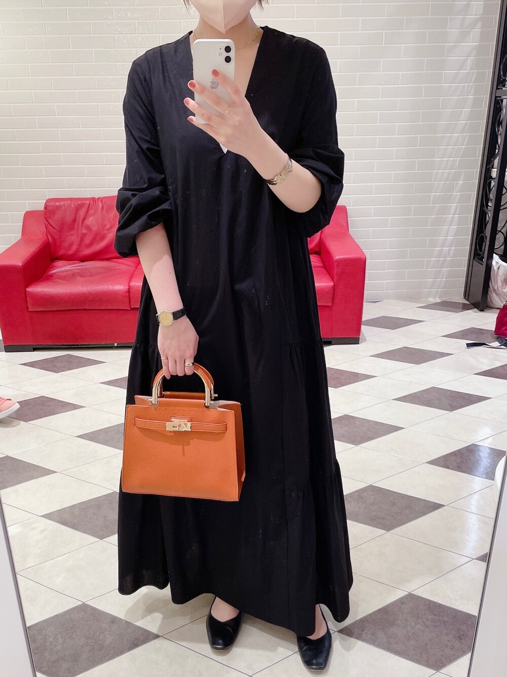 「ワンピース、黒×ゴールド、お洒落さんとつながりたい」｜「ZARAのアイテム（シャツワンピース、ブラック系）」を使った、micocococoさん（レディース・158cm）の春コーディネートの1枚目の写真