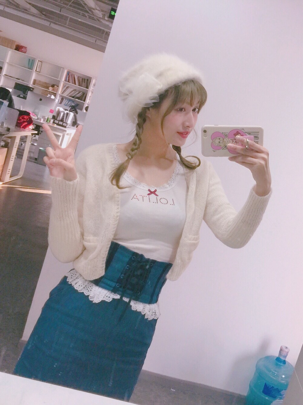 Katieのスカート（ブルー系）を使った人気ファッション