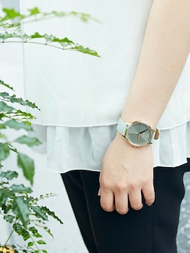 「アイテム（アナログ腕時計、グレー系）」を使った、NIXONさん（レディース・164cm）の秋コーディネート