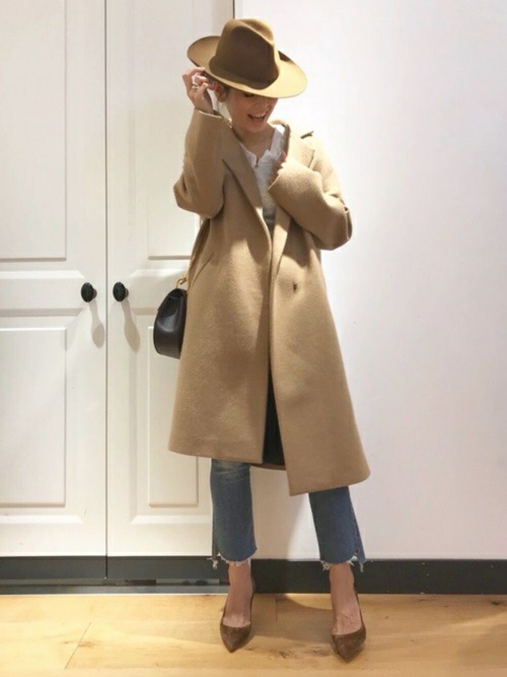 「Deuxieme Classe(Deuxieme Classe)、ドゥーズィエムクラス(Deuxieme Classe)、Clyde、upper hights、32PARADIS」｜「Deuxieme Classeの・*32PARADIS CAMEL CHESTER コート（チェスターコート、イエロー系）」を使った、HIROさん（レディース・164cm）の秋コーディネートの1枚目の写真
