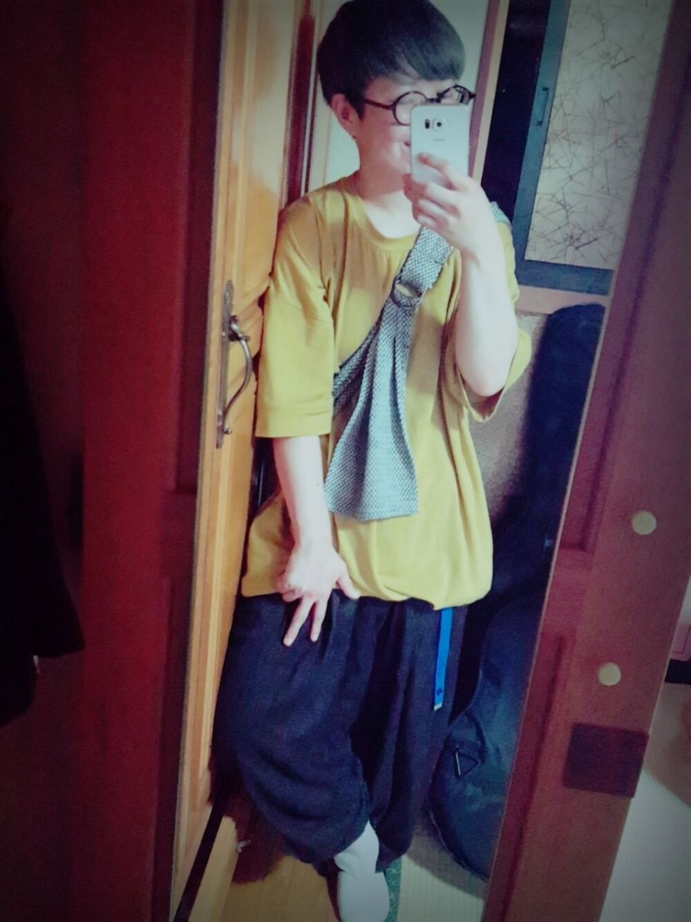 「ゆるコーデ、タックパンツ、夏コーデ、丸メガネ、ohta、YANTOR、yotsuba」｜「ohtaの【ohta】 tencel easy T-shirt（Tシャツ/カットソー、イエロー系）」を使った、おちくんさん（レディース・148cm）の夏コーディネートの1枚目の写真