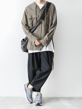 「CRAMSHELL（クラムシェル）のSHOULDER BAG L（ショルダーバッグ）」を使った、AT_MMさん（メンズ・173cm）の春コーディネート