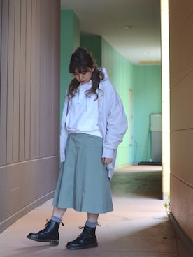 「Moname（モナーム）のアイテム（スカート）」を使った、Natsuki.Cさん（レディース・165cm）の春コーディネート