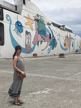 「MARC JACOBS（マークジェイコブス）のアイテム（クラッチバッグ）」を使った、Shan さん（レディース・157cm）の夏コーディネート