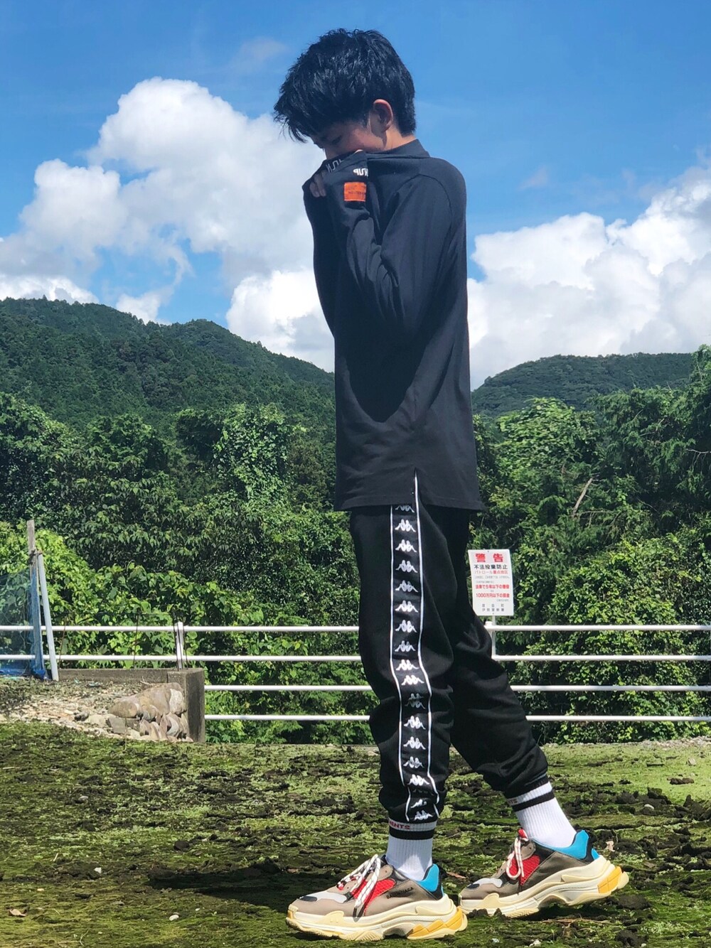 「秋コーデ、今日のコーデ、オーバーサイズ、ストリートMIX、ストリート、ootd、ラブアンドピース2019、休日スタイル、古着、大人カジュアル」｜「HERON PRESTONのアイテム（トップス、ブラック系）」を使った、koyoさん（メンズ・162cm）の秋コーディネートの1枚目の写真