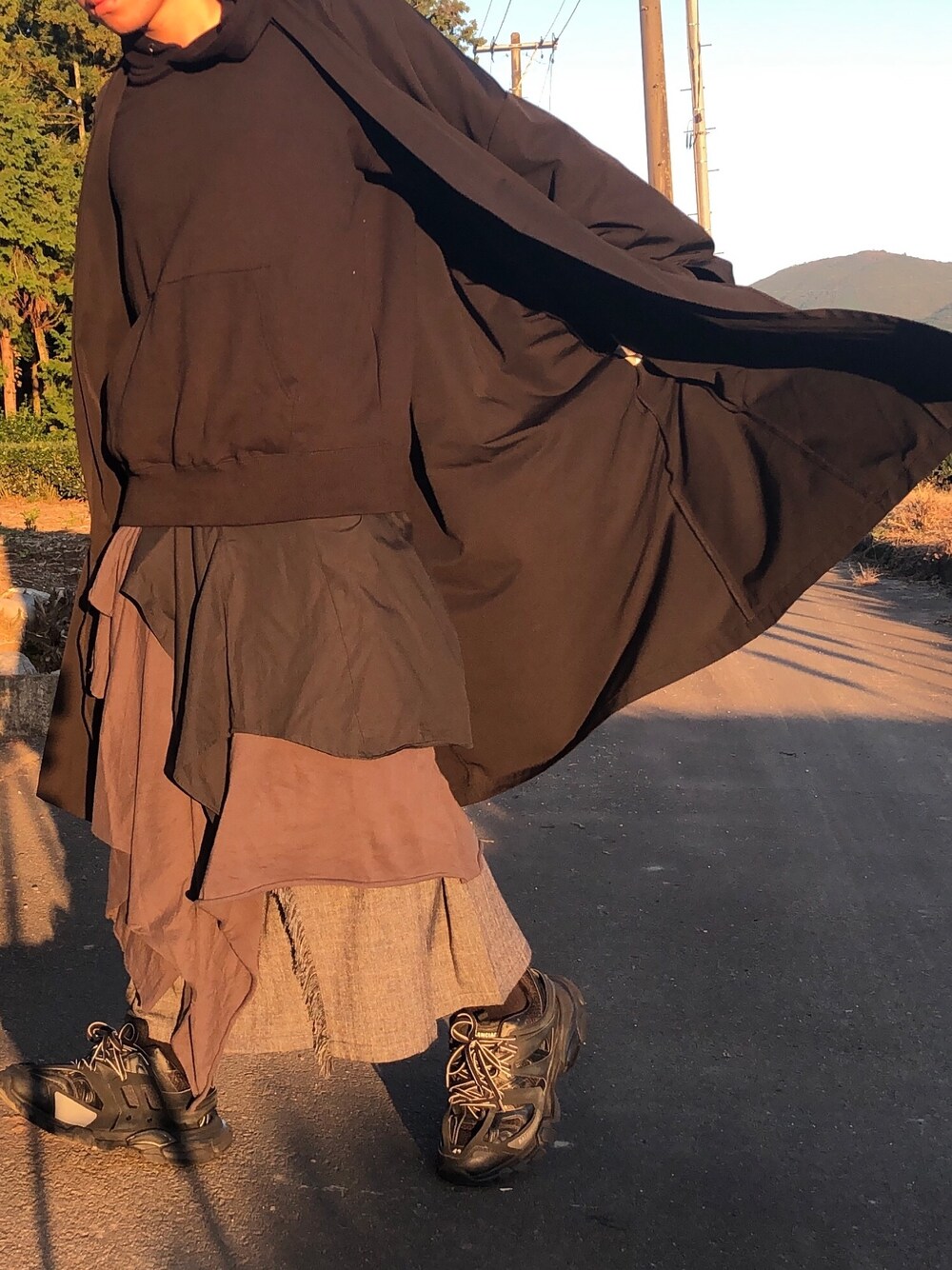 「tessのアイテム（ジャケット/アウター、ブラック系）」を使った、koyoさん（メンズ・162cm）の秋コーディネートの1枚目の写真