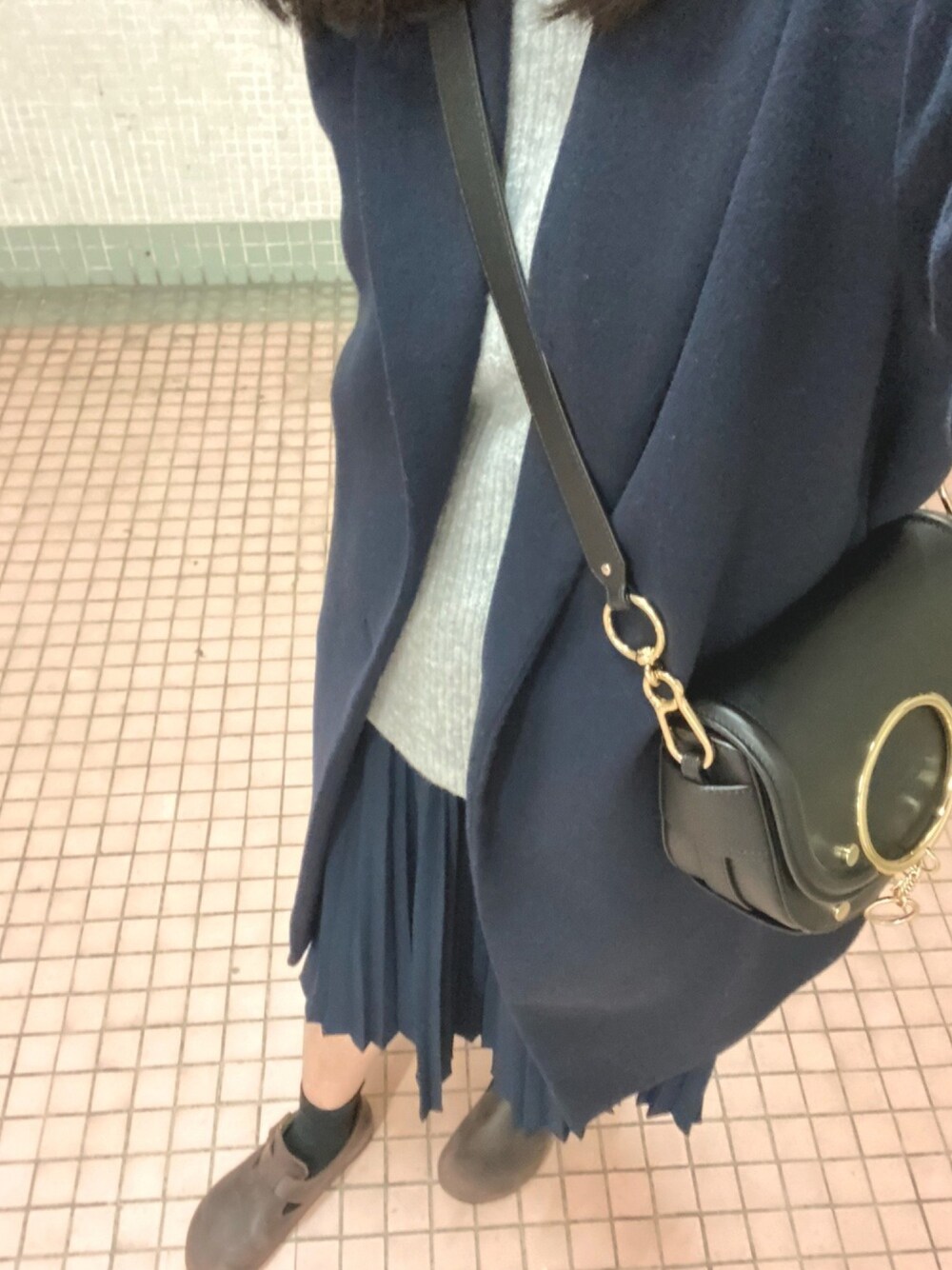 「ootd、冬コーデ、女の子、青、seebychloe、GU、UNIQLO、birkenstock」｜「GUのアイテム（ピーコート、ブルー系）」を使った、K.Lさん（レディース・162cm）の冬コーディネートの1枚目の写真
