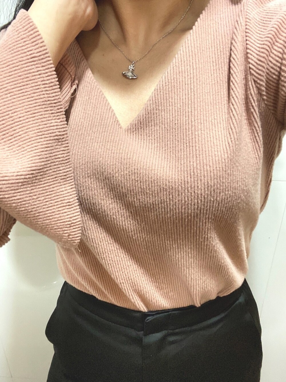 「ootd、今日のコーデ、冬コーデ、冬のコーデ、女の子、Vivienne Westwood、UNIQLO」｜「Vivienne Westwoodの63020111/SORADA SMALL BAS RELIEF PENDANT（ネックレス、シルバー系）」を使った、K.Lさん（レディース・162cm）の冬コーディネートの1枚目の写真