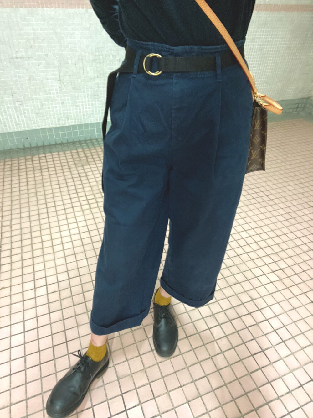 「ootd、春コーデ、今日のコーデ、女の子、低身長、LouisVuitton、UNIQLO、Dr.Martens、niko and ...、HOLLISTER」｜「LOUIS VUITTONのアイテム（バッグ、ブラウン系）」を使った、K.Lさん（レディース・162cm）の春コーディネートの1枚目の写真