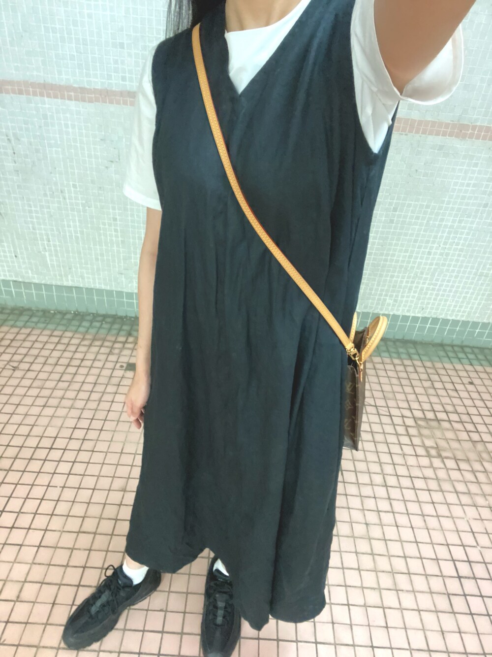 「ootd、春コーデ、今日のコーデ、女の子、低身長、LouisVuitton、無印良品、NIKE」｜「無印良品のアイテム（トップス、ホワイト系）」を使った、K.Lさん（レディース・162cm）の春コーディネートの1枚目の写真